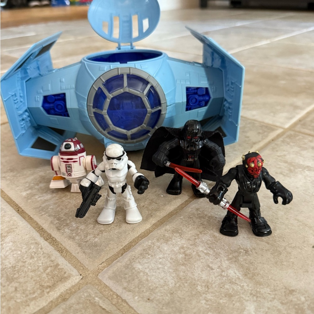 Star Wars Action Figures with Blue Starfighter